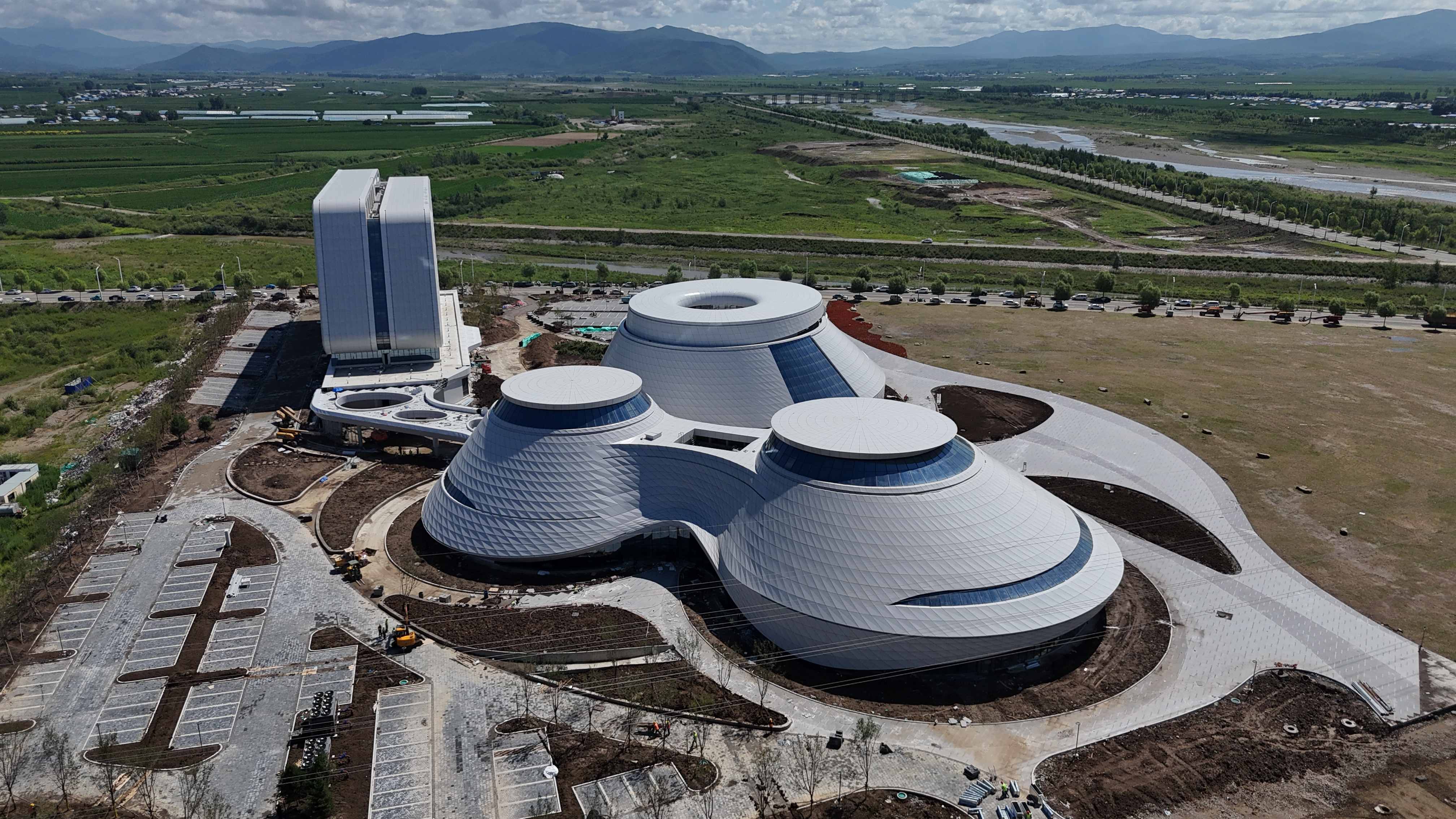 琿春市東北虎豹科普教育及資源展示中心